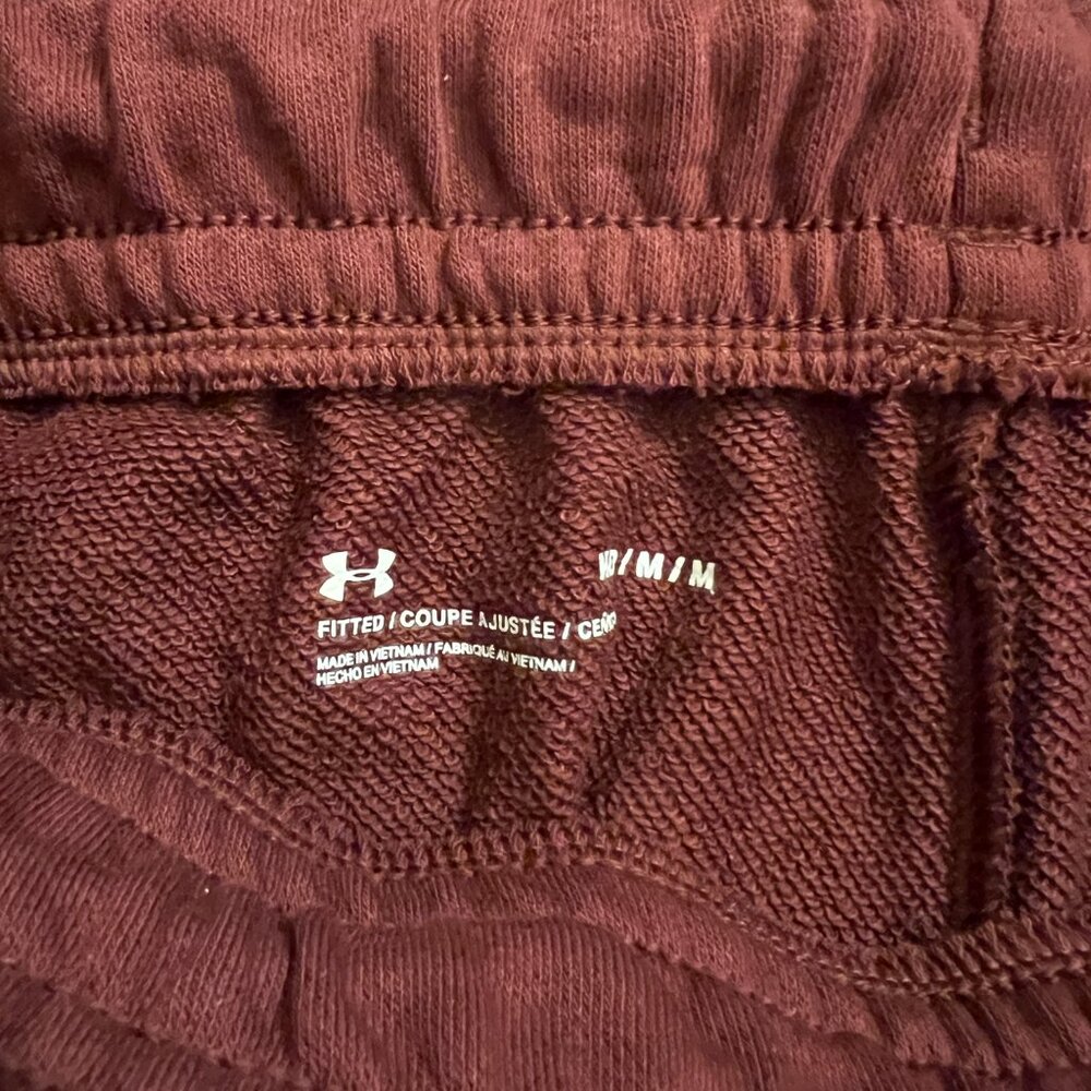 Under Armour Men's Burgundy Shorts - Size Medium - Picture 3 of 4